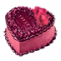 Valentýnský dort z růžových okvětních plátků.png